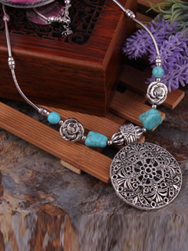 Ladies vintage turquoise necklace